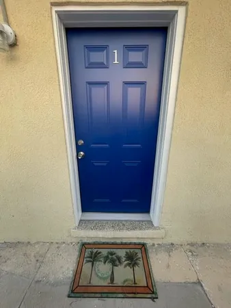 $2,800 | 6417 2nd Terrace, Unit 1, Stock Island, FL 33040