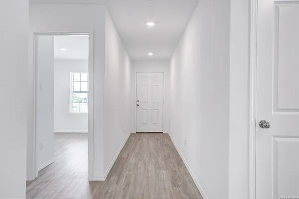 $1,995 | 15003 Greenfield Mill, San Antonio, TX 78254