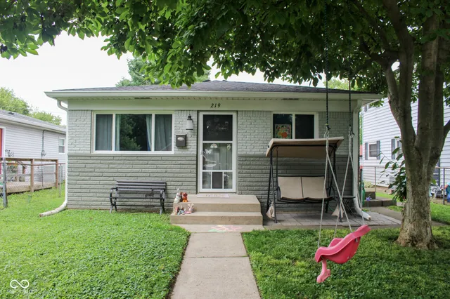 $189,900 | 219 North 9th Avenue, Beech Grove, IN 46107