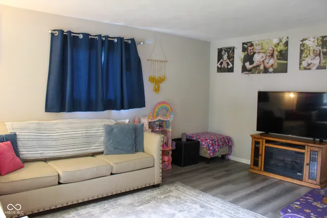 $189,900 | 219 North 9th Avenue, Beech Grove, IN 46107