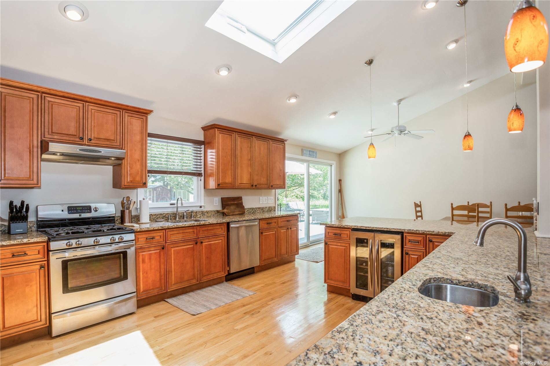 215 Southold, undefined 00000 - Photo 15 of 26