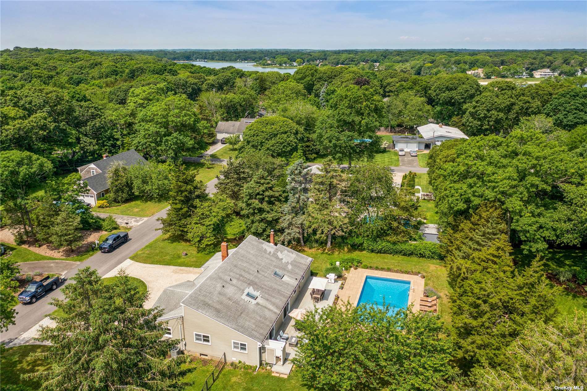 215 Southold, undefined 00000 - Photo 24 of 26