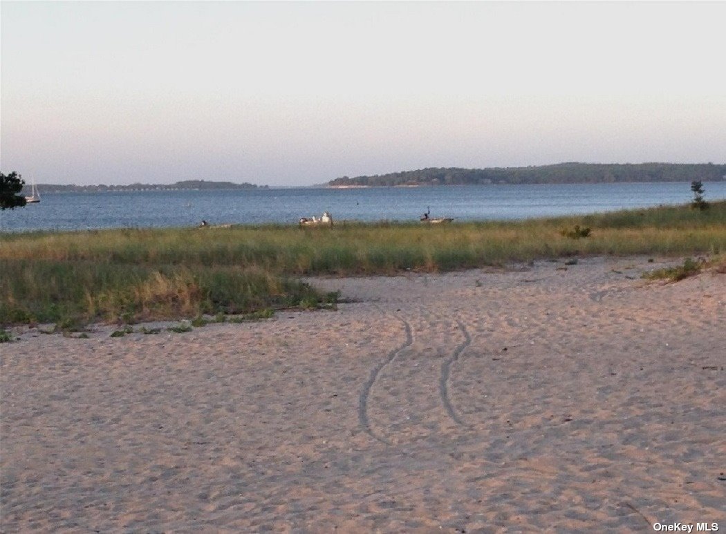 215 Southold, undefined 00000 - Photo 26 of 26