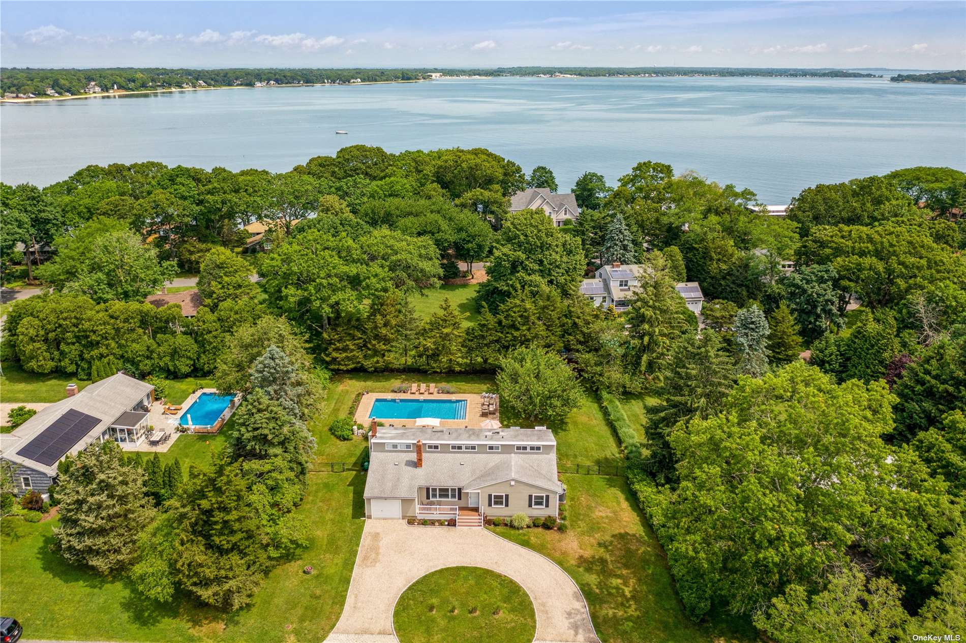 215 Southold, undefined 00000 - Photo 6 of 26