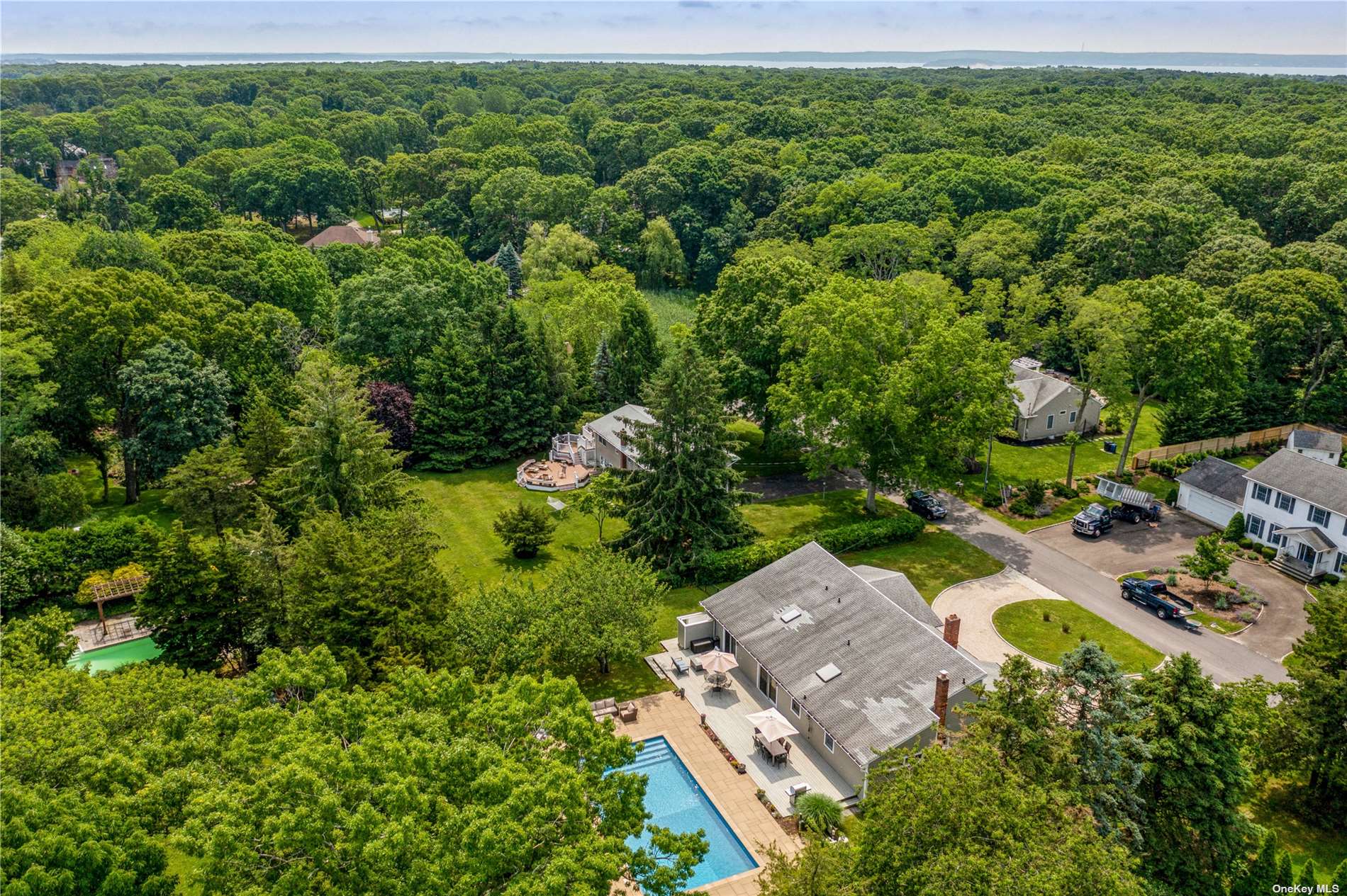 215 Southold, undefined 00000 - Photo 7 of 26