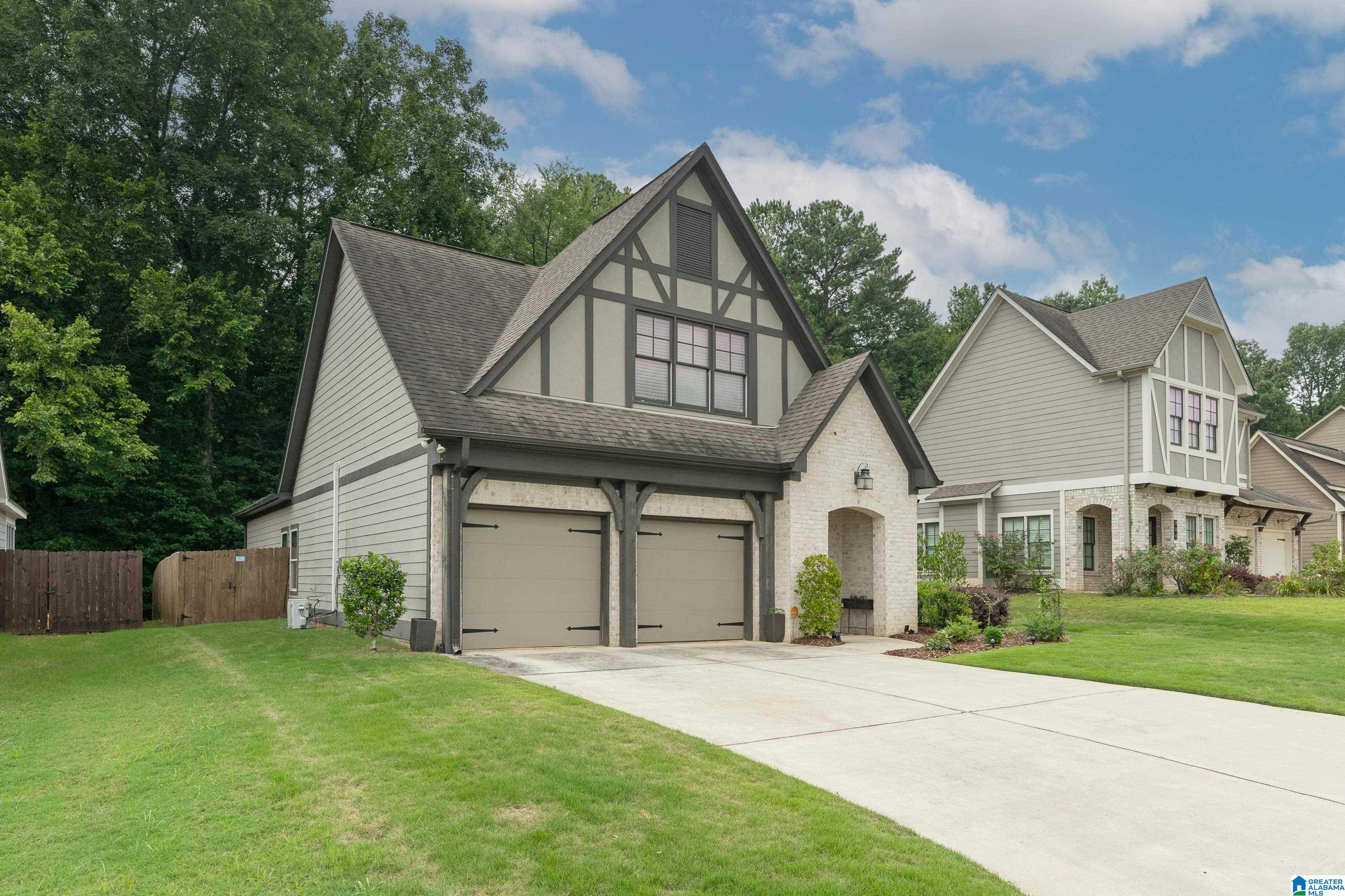 876 Valley Circle Leeds, AL 35094 - Photo 2 of 35
