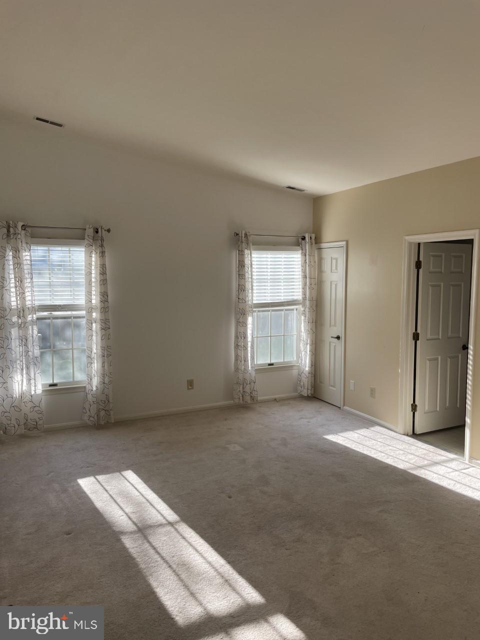 521 Coover Road Annapolis, MD 21401 - Photo 3 of 18 large main bedroom with bath and closets