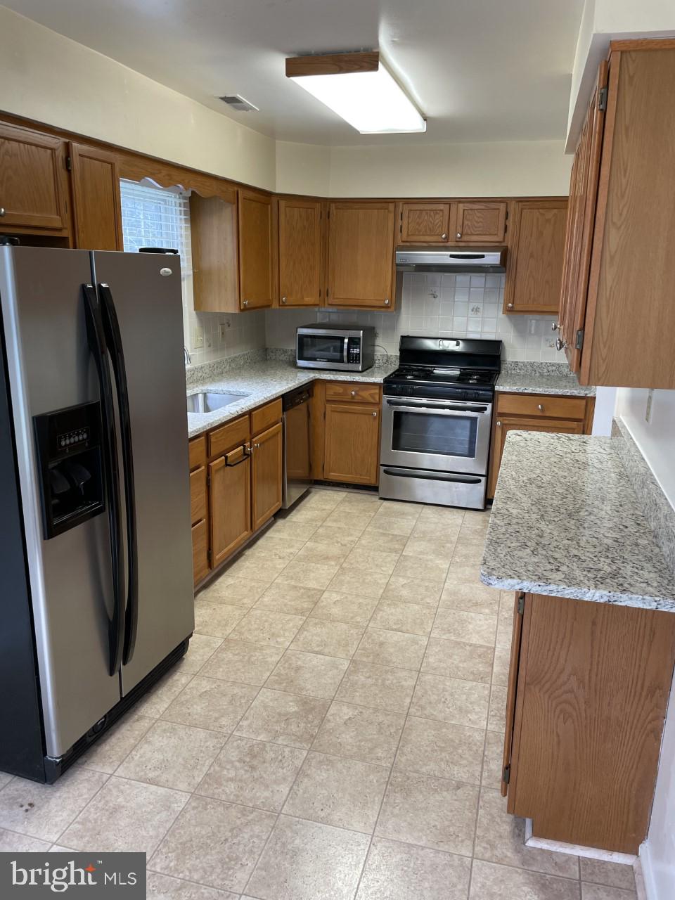 521 Coover Road Annapolis, MD 21401 - Photo 5 of 18 large kitchen w/plenty of cabinets
