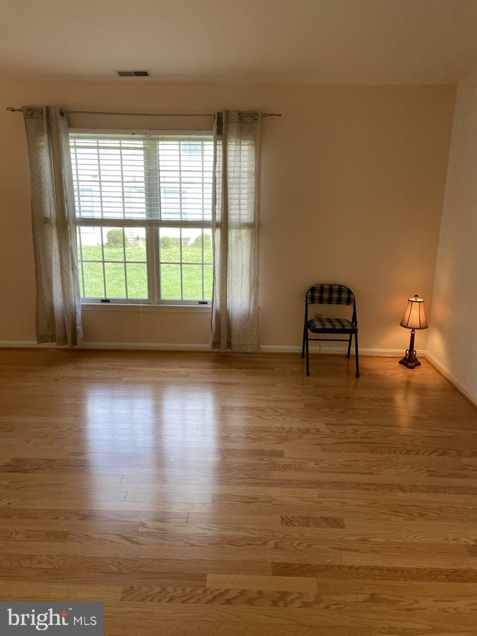 521 Coover Road Annapolis, MD 21401 - Photo 10 of 18 living room