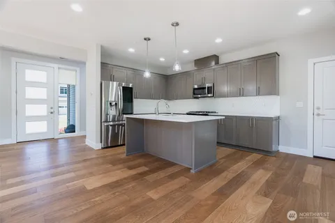 $960,000 | 12570 51st Place South, Tukwila, WA 98178