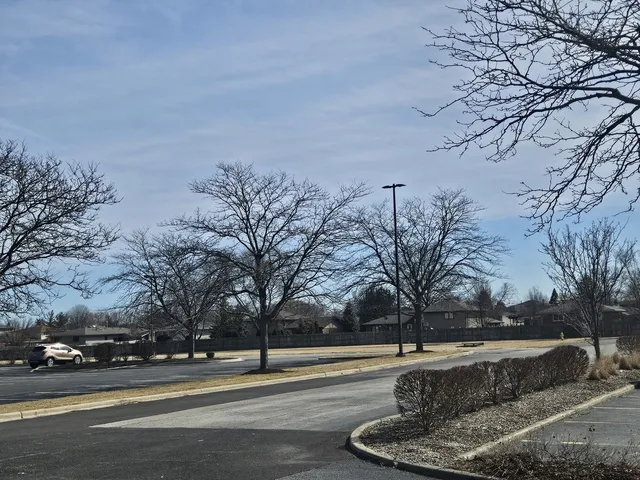 $290,000 | 14328 Pinewood Drive, Orland Park, IL 60467