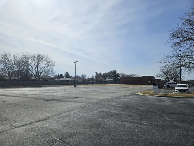 $290,000 | 14328 Pinewood Drive, Orland Park, IL 60467