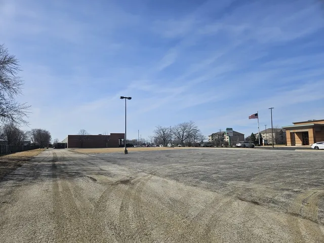 $290,000 | 14328 Pinewood Drive, Orland Park, IL 60467