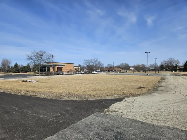 $290,000 | 14328 Pinewood Drive, Orland Park, IL 60467