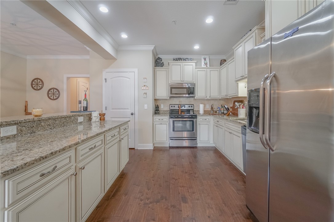 303 Reserve Lane St. Simons Island, GA 31522 - Photo 12 of 47