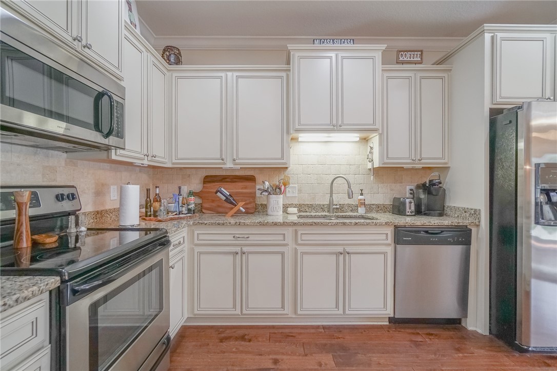 303 Reserve Lane St. Simons Island, GA 31522 - Photo 13 of 47