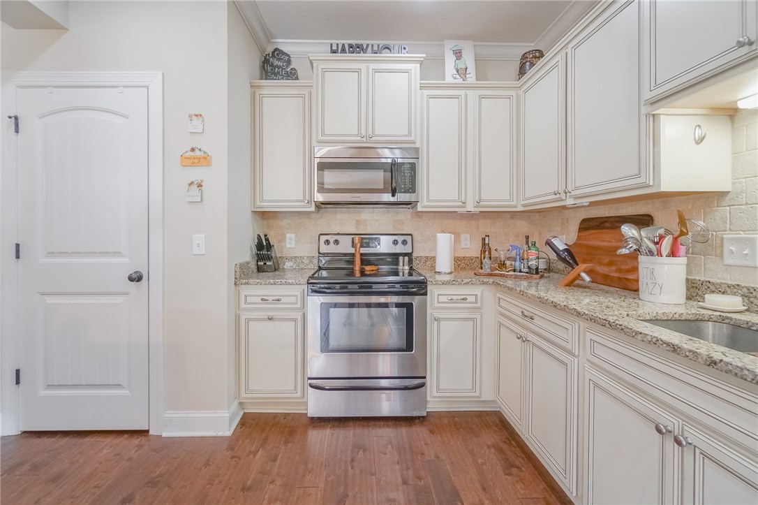 303 Reserve Lane St. Simons Island, GA 31522 - Photo 14 of 47