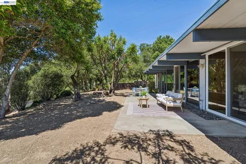 $1,595,000 | 5314 Crown Court, Castro Valley, CA 94552