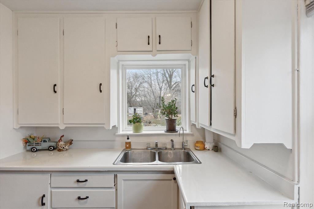 835 West Silver Lake Road Fenton, MI 48430 - Photo 9 of 21