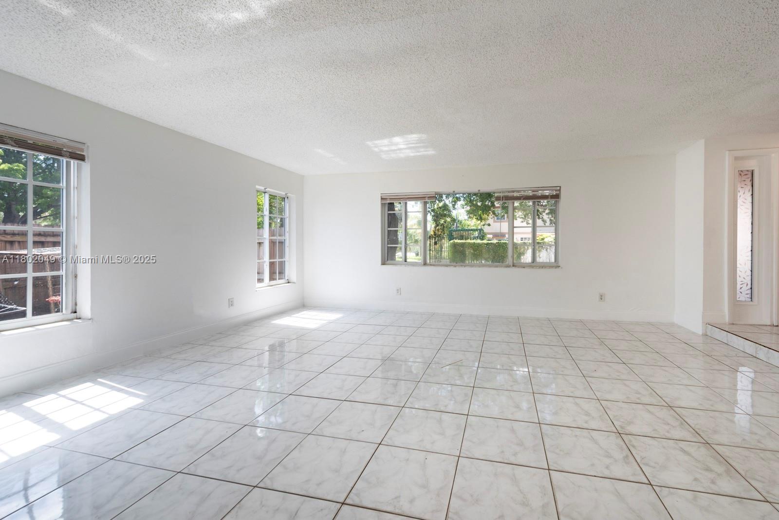 Davie Davie, FL 33024 - Photo 4 of 18