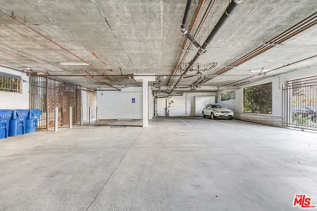 $4,295 | 11504 Moorpark Street, Unit 103, Studio City, CA 91602