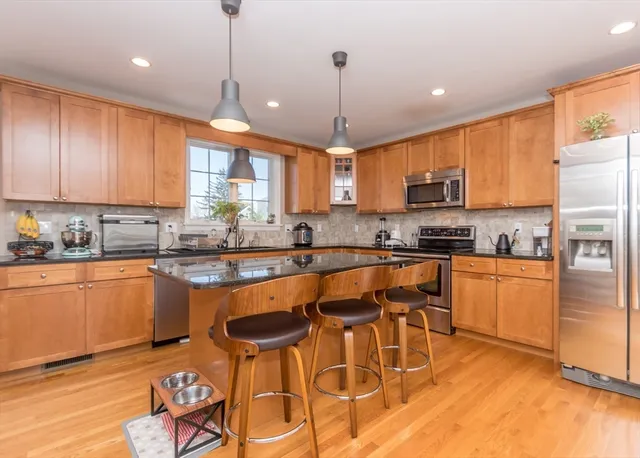 $3,950 | 199 Broadway, Unit 2, Arlington, MA 02474