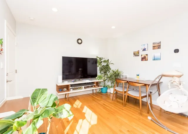 $3,950 | 199 Broadway, Unit 2, Arlington, MA 02474