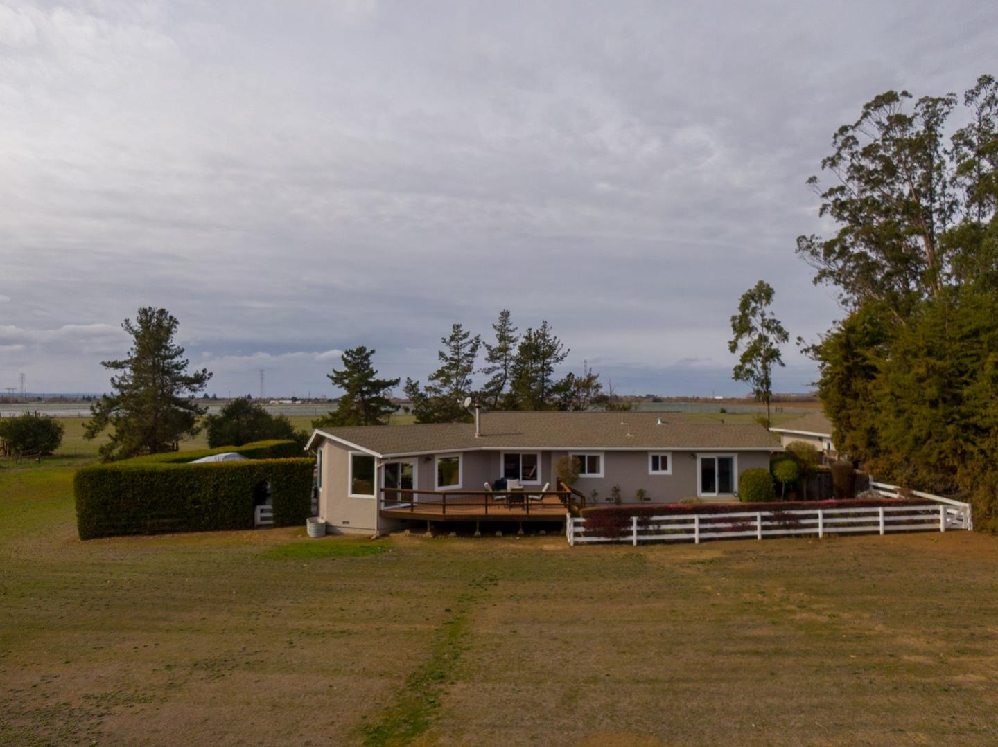 786 Old Stage Road Salinas, CA 93908 - Photo 2 of 27 Gallery Image 2
