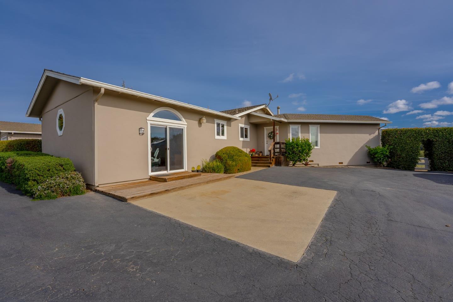 786 Old Stage Road Salinas, CA 93908 - Photo 6 of 27 Gallery Image 6