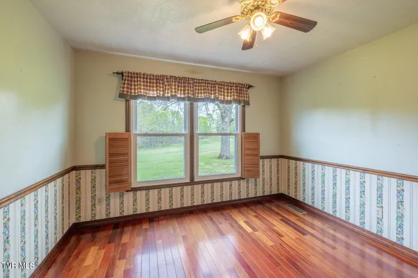 $475,000 | 207 Pleasant View Road, Rose Hill, VA 24281