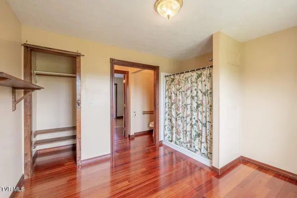$475,000 | 207 Pleasant View Road, Rose Hill, VA 24281
