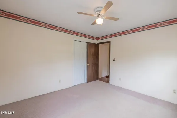 $475,000 | 207 Pleasant View Road, Rose Hill, VA 24281