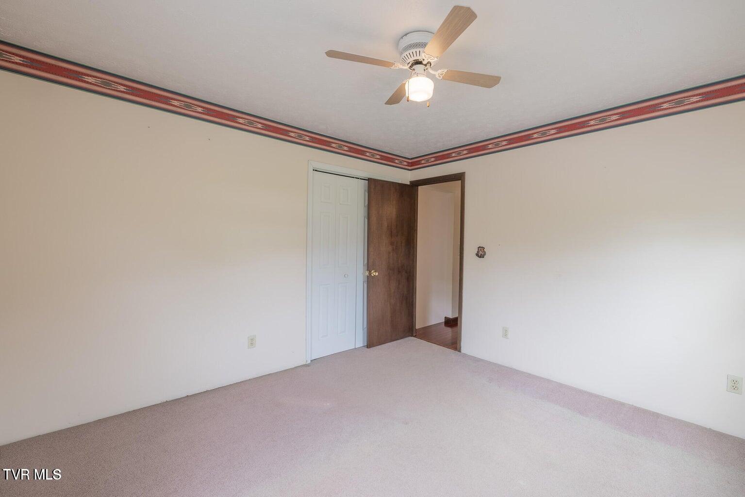 207 Pleasant View Road Rose Hill, VA 24281 - Photo 28 of 52 20250425140524084774000000-o