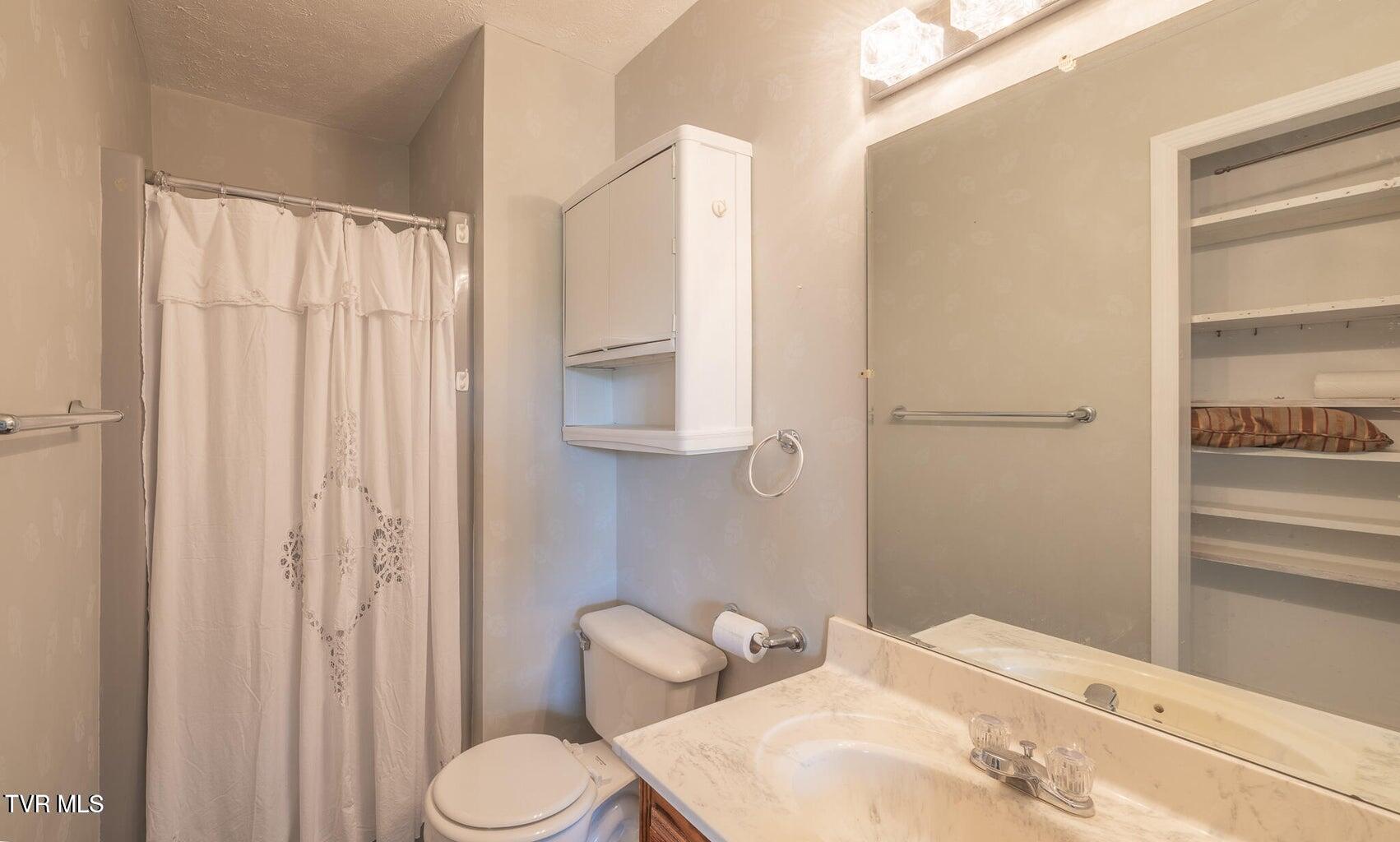 207 Pleasant View Road Rose Hill, VA 24281 - Photo 37 of 52 20250425140538829226000000-o