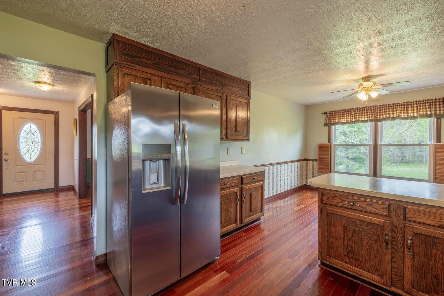 207 Pleasant View Road Rose Hill, VA 24281 - Photo 10 of 52 20250425140455467431000000-o