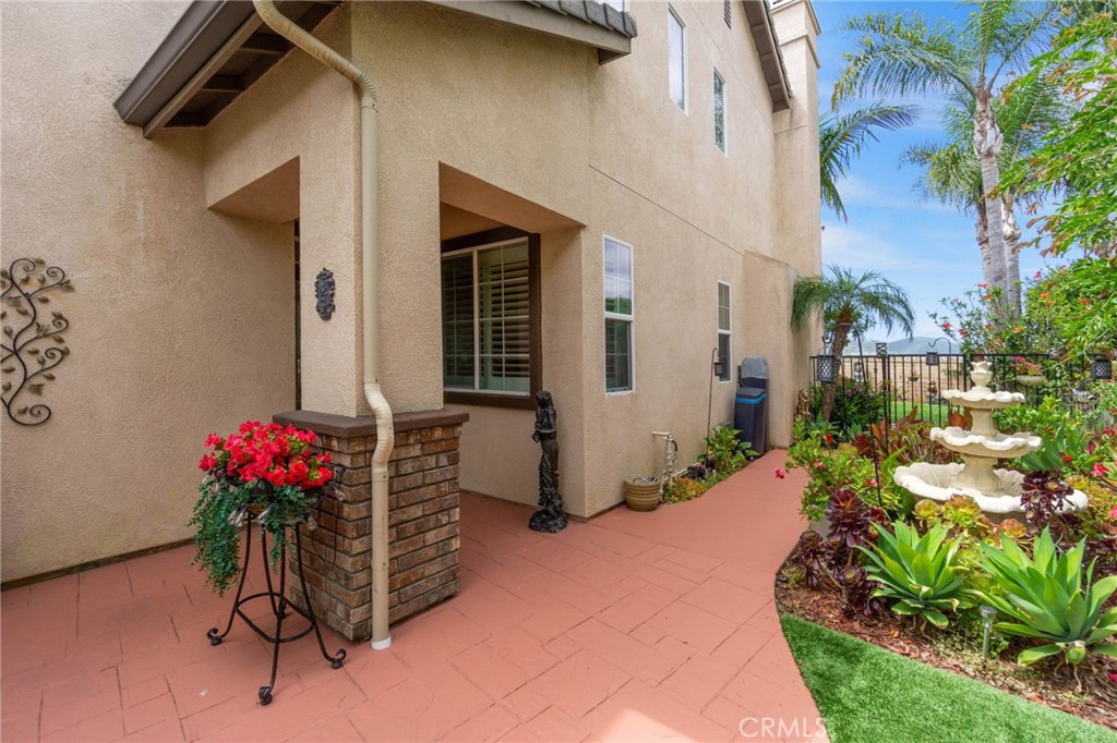 27781 Country Lane Road Laguna Niguel, CA 92677 - Photo 23 of 48 Front Entrance Fountain View