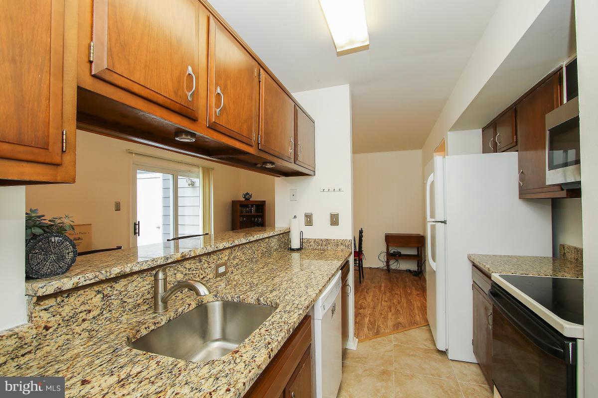 12017 Dove Circle Laurel, MD 20708 - Photo 7 of 25 Kitchen