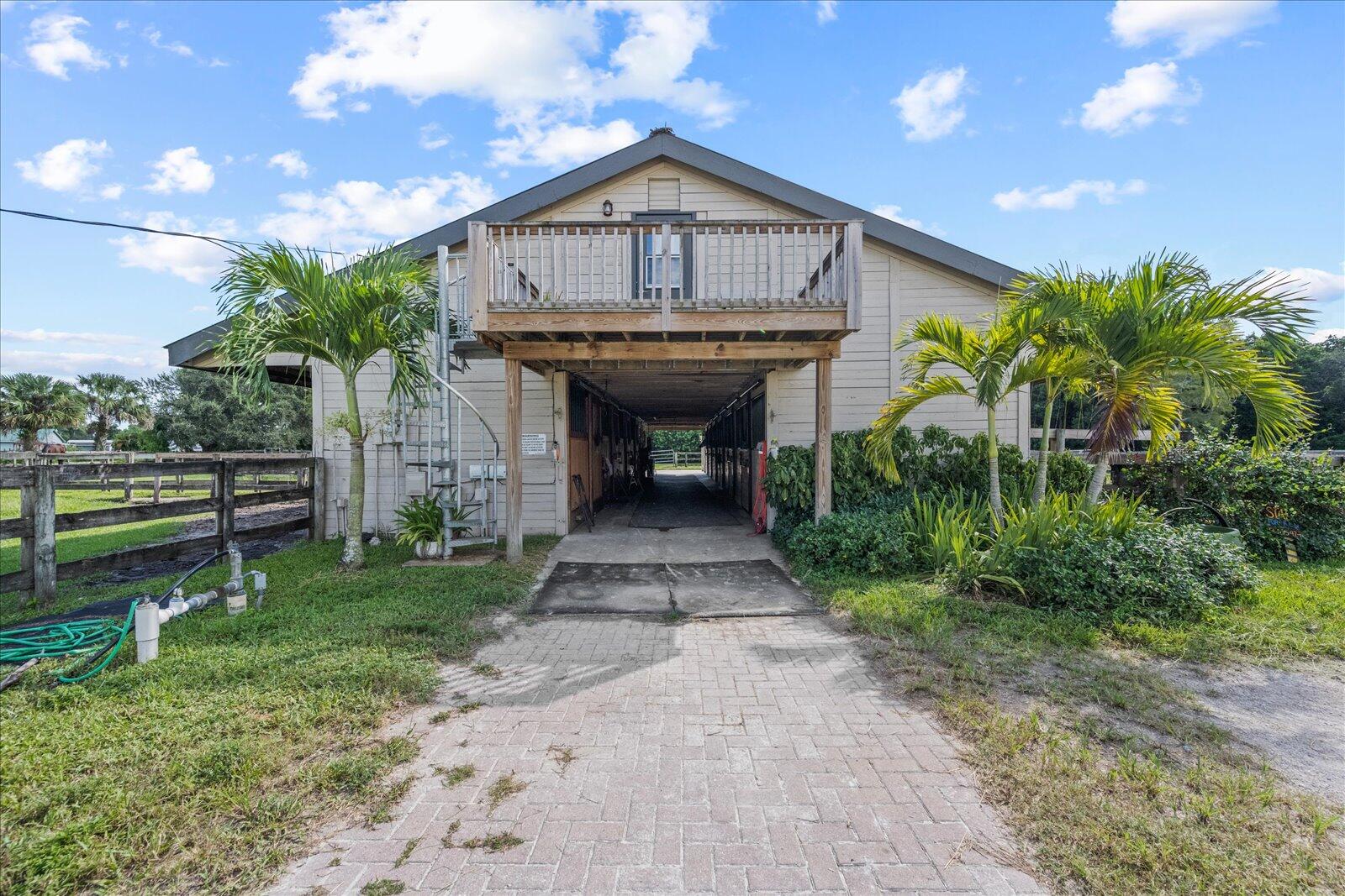 790 East Rambling Drive Wellington, FL 33414 - Photo 13 of 44 Estate manager lives above