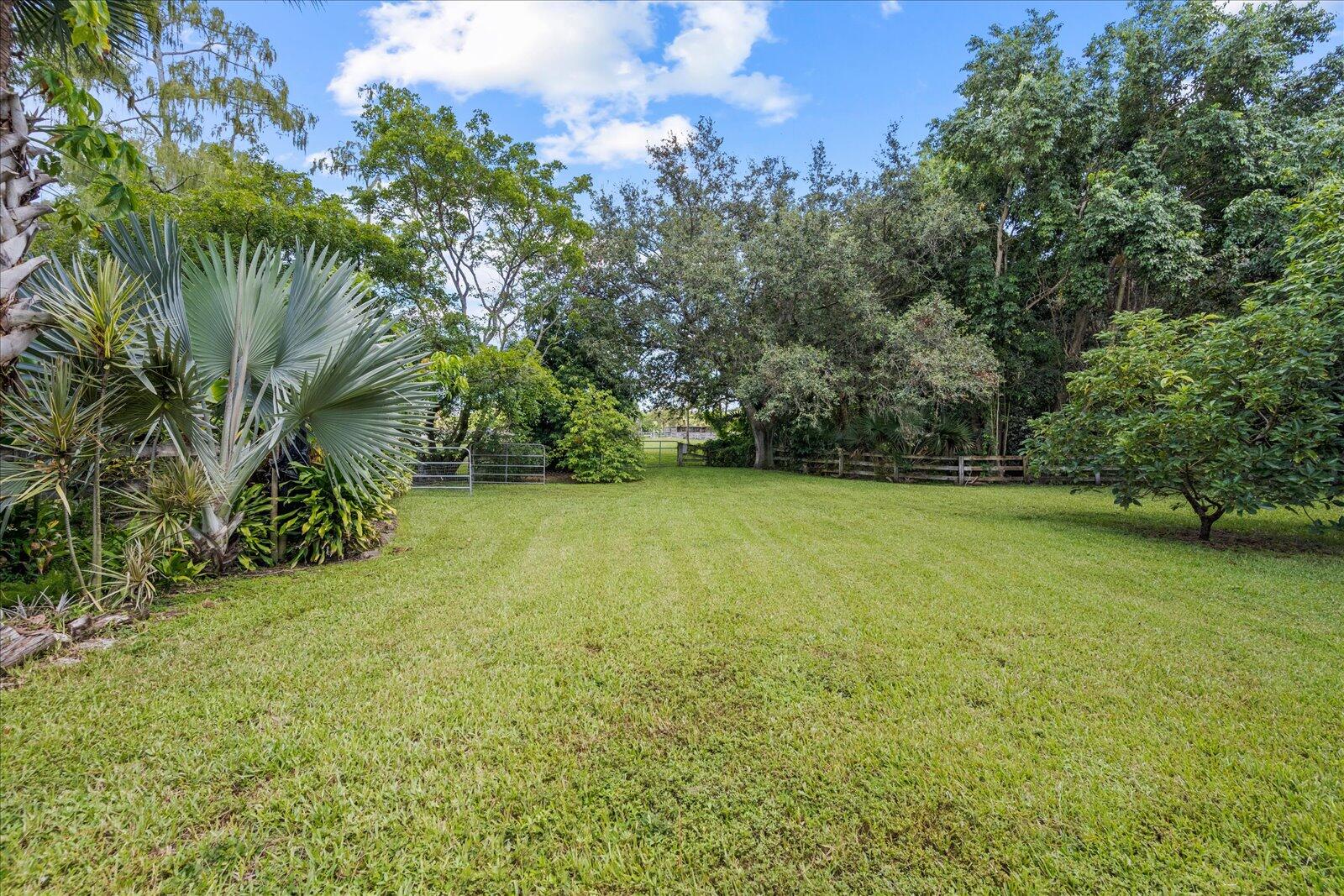 790 East Rambling Drive Wellington, FL 33414 - Photo 27 of 44 Back yard