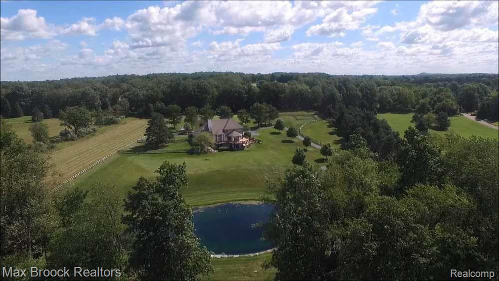 8687 Allen Road Clarkston, MI 48348 - Photo 4 of 68 1.jpg