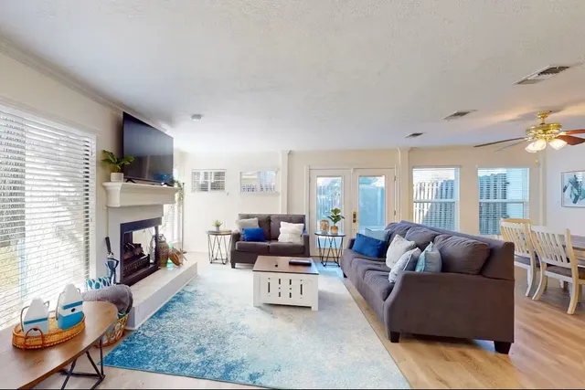 $275,000 | 3935 Knollcrest Drive, Montgomery, TX 77356