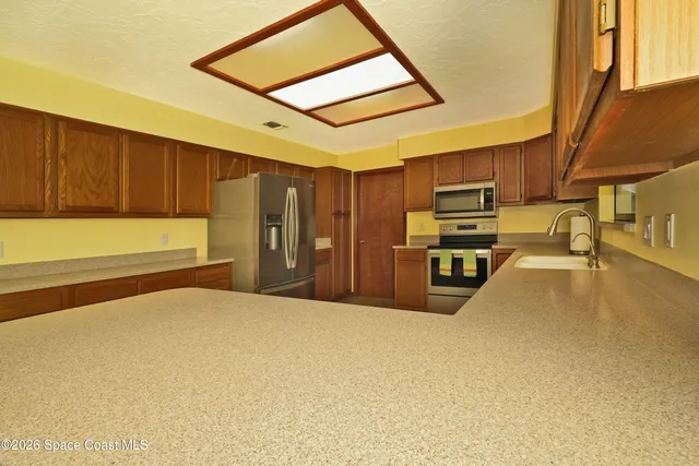 $2,600 | 670 Kings Way, Merritt Island, FL 32953