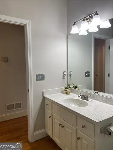 $800 | 570 Village Green Court Southwest, Lilburn, GA 30047