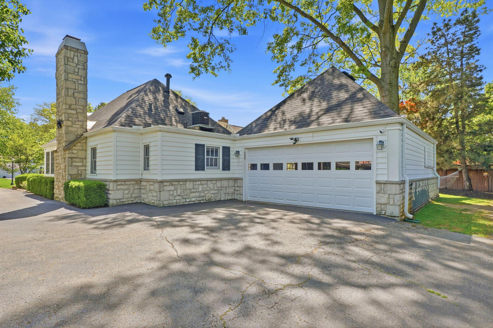 227 South Chesterfield Road Columbus, OH 43209 - Photo 74 of 77 Driveway
