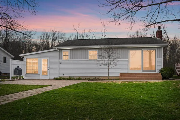 $314,900 | 385 East 745 South, Wolcottville, IN 46795