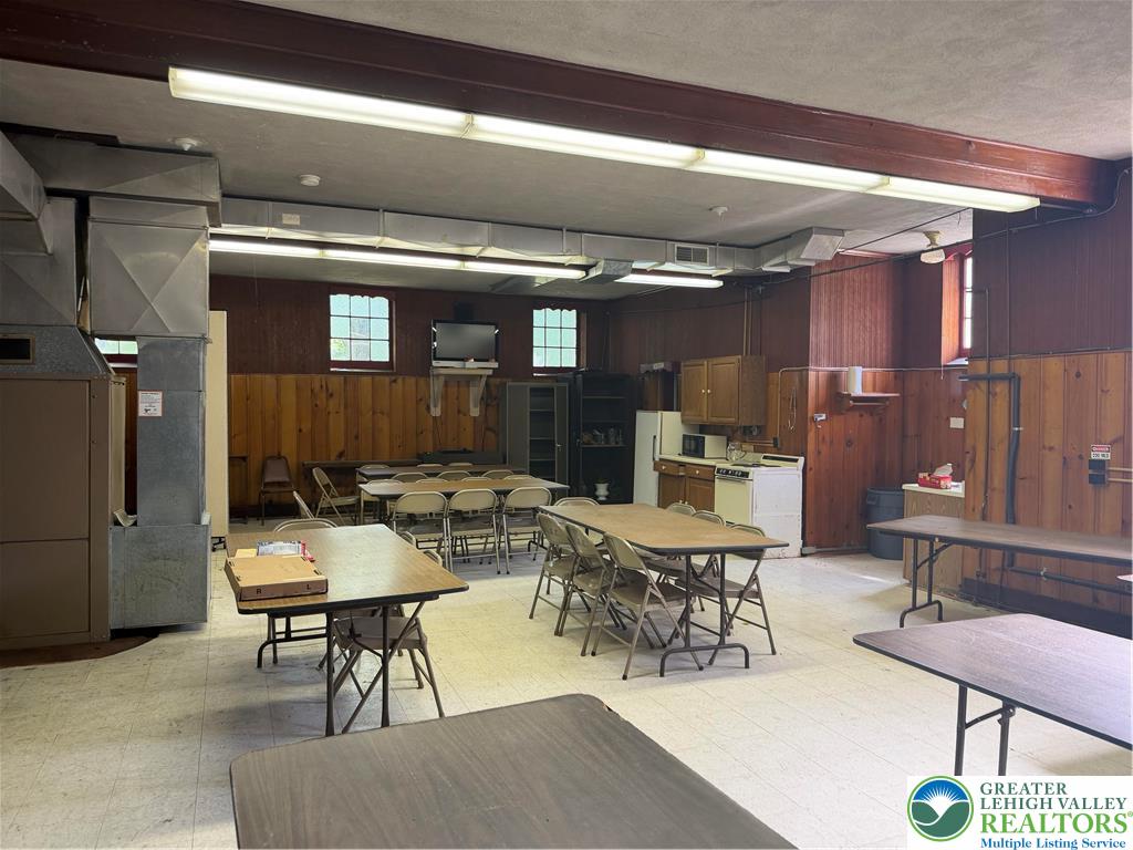 720 Delaware Avenue Portland, PA 18343 - Photo 12 of 16