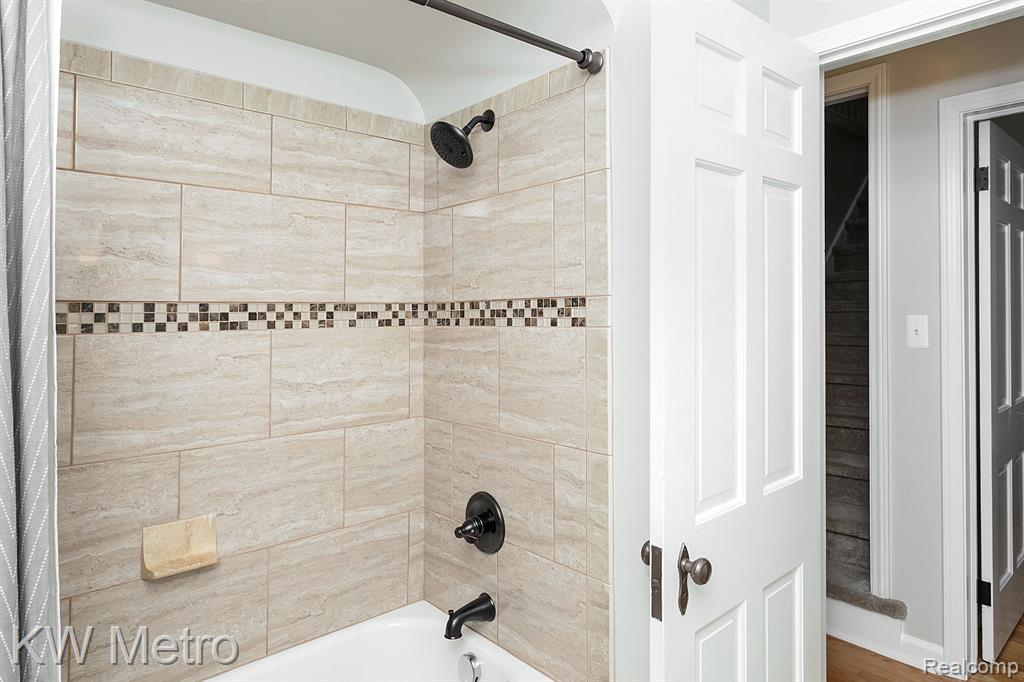 2057 Franklin Road Berkley, MI 48072 - Photo 17 of 35