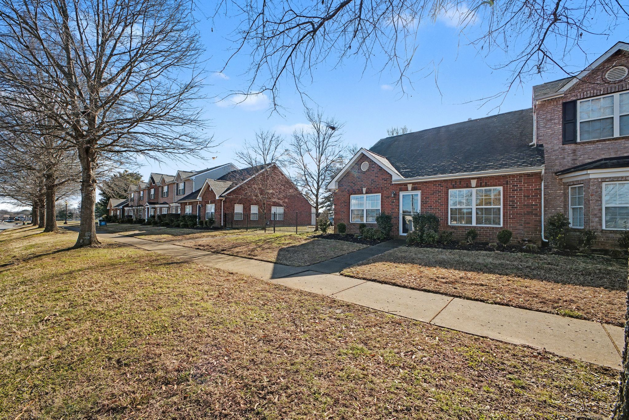 718 Del Rio Pike Franklin, TN 37064 - Photo 3 of 31