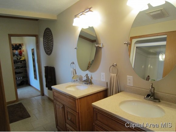 2593 Tozer Road Springfield, IL 62707 - Photo 11 of 18