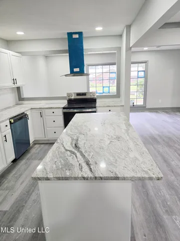 $205,000 | 107 Lake Of Pines Drive, Jackson, MS 39206